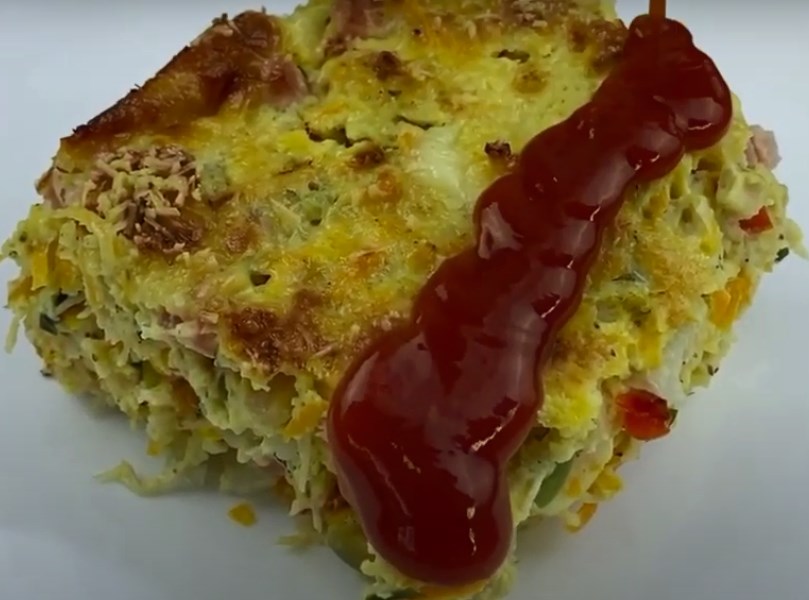 omelete assado com ketchup