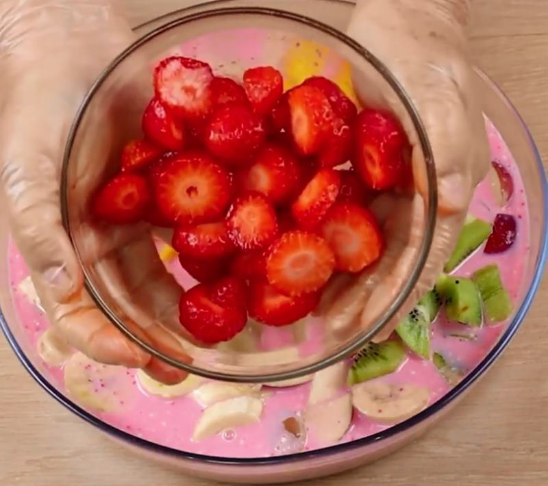 salada de frutas com gelatina