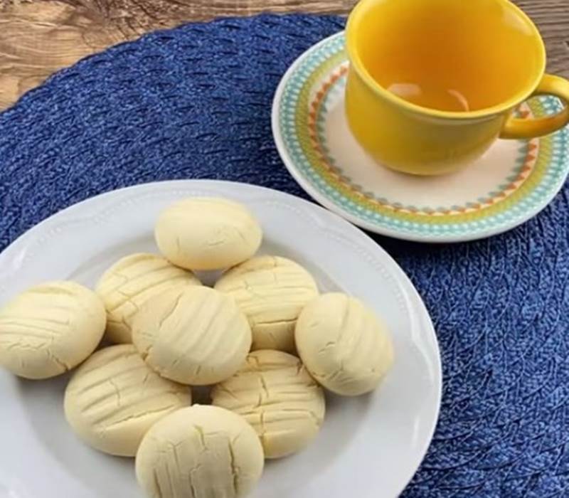 Biscoitinhos de maizena com leite condensado