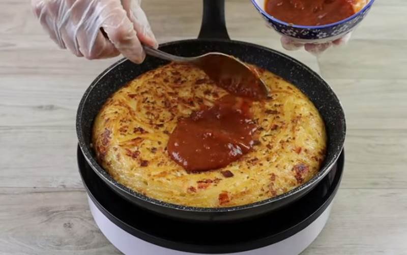 omelete de macarrão