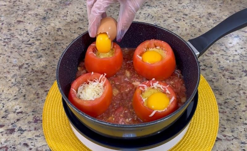 ovos com tomates