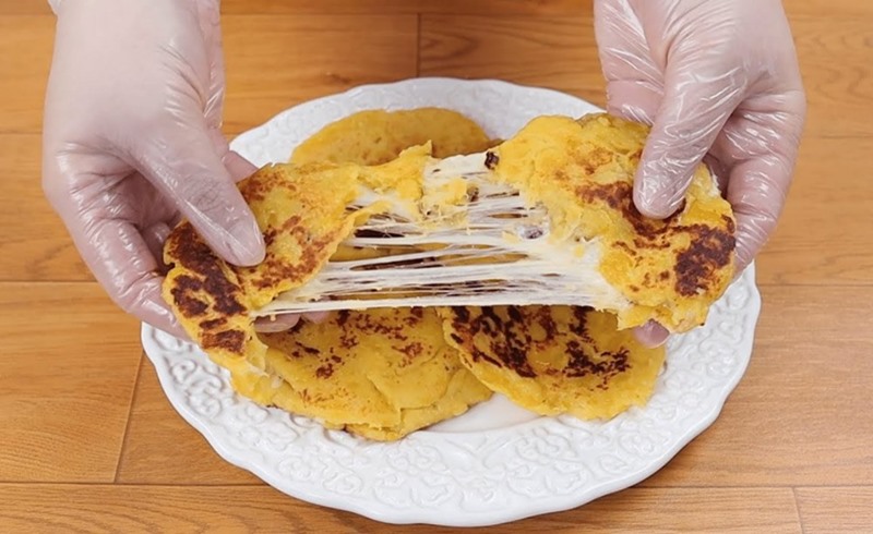 bolinho de banana com queijo